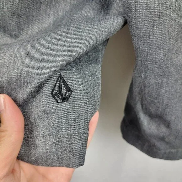 Volcom Mens Frickin Chino Shorts Gray Relaxed Fit Slit Pockets Size 36 - Picture 4 of 8